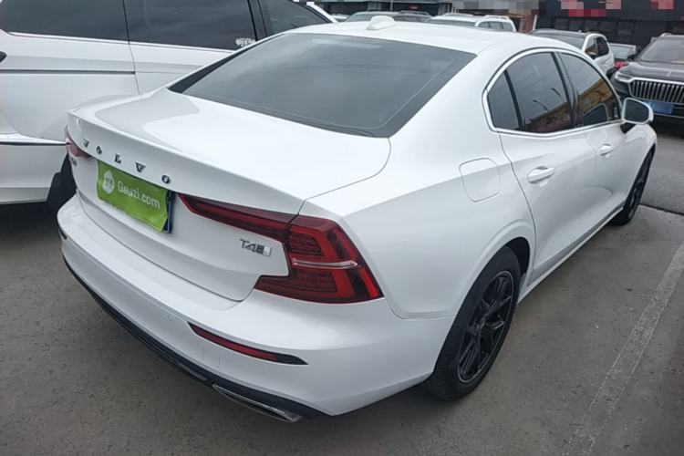 Used Volvo S60 2020 T4 Zhiyi Luxury Edition Rear Right 45 Deg
