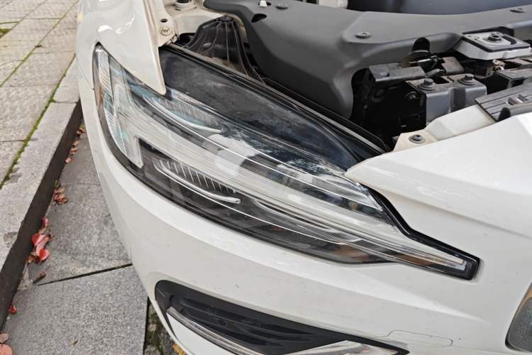 Used Volvo S60 2020 T4 Zhiyi Luxury Edition Right Front Headlight