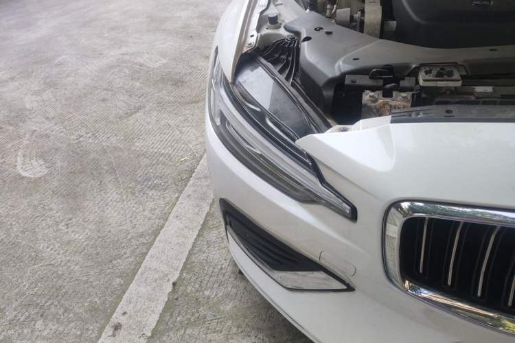 Used Volvo S60 2020 T4 Zhiyi Luxury Edition Right Front Headlight