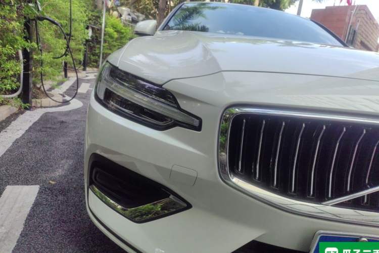 Used Volvo S60 2020 T4 Zhiyuan Luxury Edition Right Front Headlight