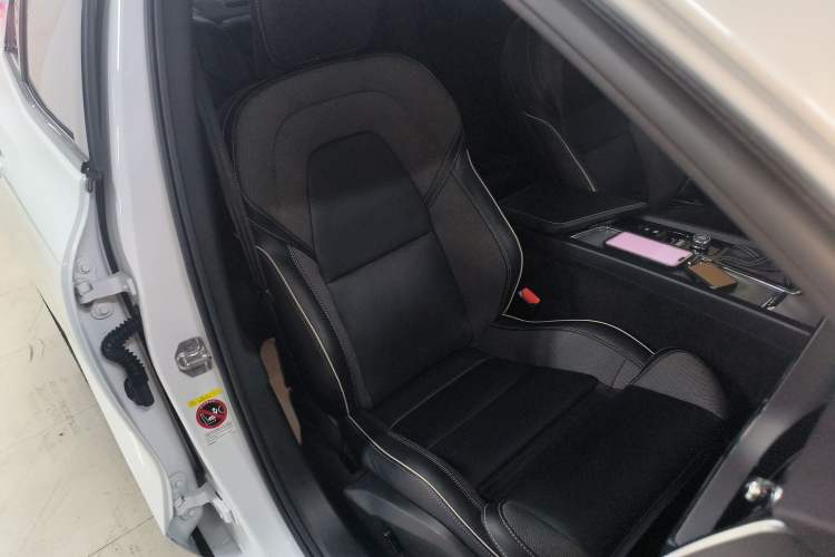Used Volvo S60 2020 T4 Zhiyuan Sport Edition Right Front Seat