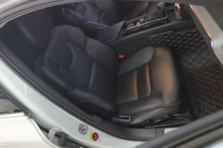 Used Volvo S60 2020 T4 Zhiyi Luxury Edition Right Front Seat