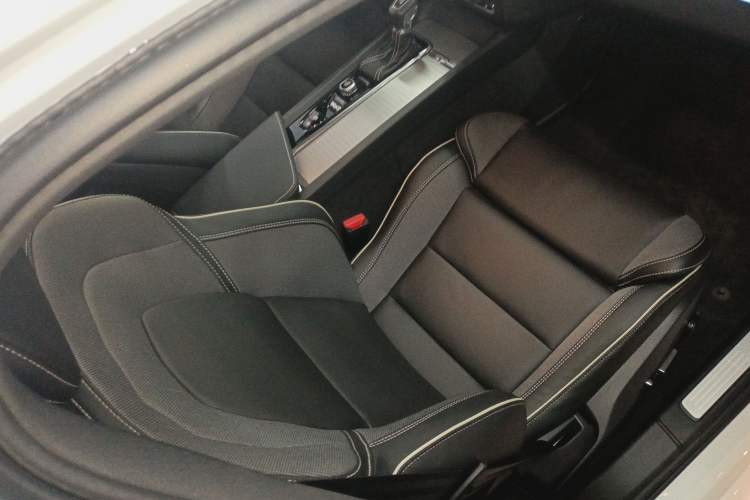 Used Volvo S60 2020 T4 Zhiyuan Sport Edition Right Front Seat