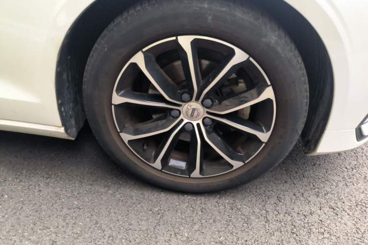 Used Volvo S60 2020 T4 Zhiyi Luxury Edition Right Front Wheel Hub