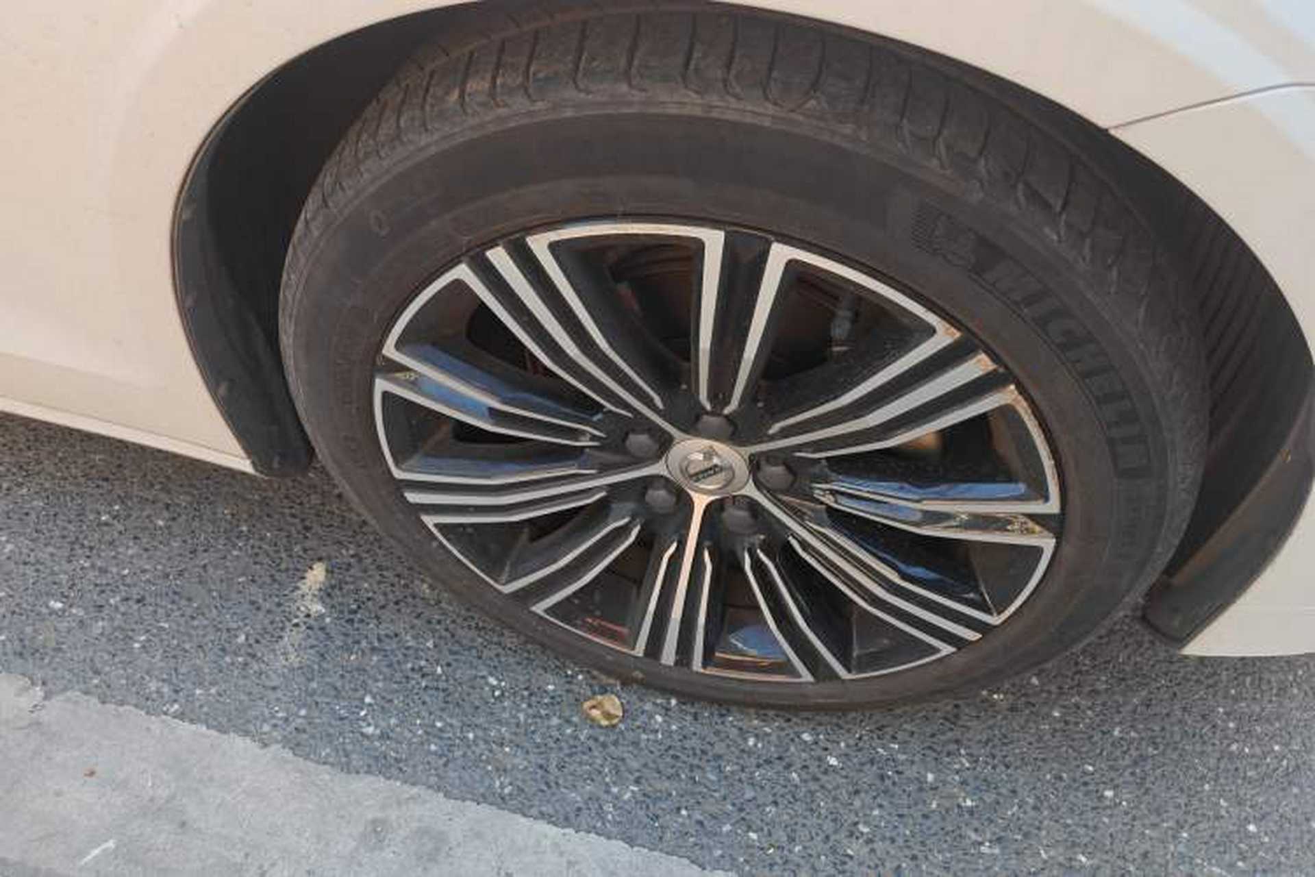 Used Volvo S60 2020 T4 Zhiyi Luxury Edition Right Front Wheel Hub
