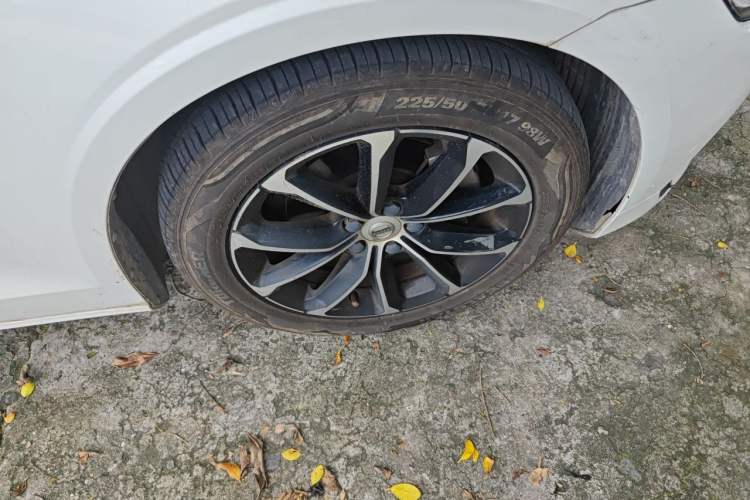Used Volvo S60 2020 T4 Zhiyi Luxury Edition Right Front Wheel Hub