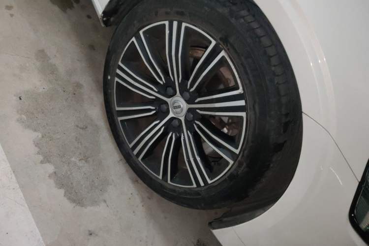 Used Volvo S60 2020 T4 Zhiyuan Luxury Edition Right Front Wheel Hub