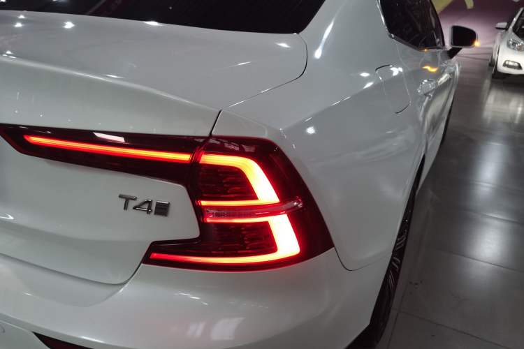 Used Volvo S60 2020 T4 Zhiyuan Luxury Edition Right Rear Taillight