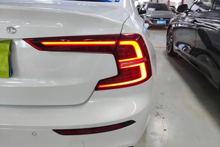 Used Volvo S60 2020 T4 Zhiyi Luxury Edition Right Rear Taillight