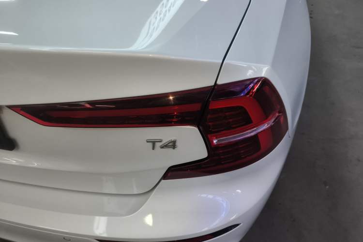 Used Volvo S60 2020 T4 Zhiyi Luxury Edition Right Rear Taillight