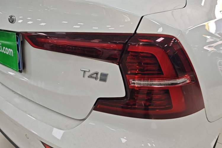 Used Volvo S60 2020 T4 Zhiyuan Luxury Edition Right Rear Taillight
