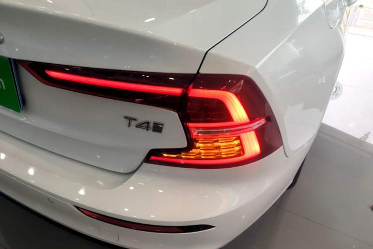 Used Volvo S60 2020 T4 Zhiyi Luxury Edition Right Rear Taillight