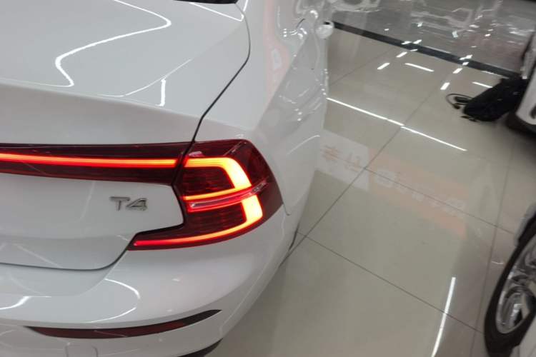Used Volvo S60 2020 T4 Zhiyi Luxury Edition Right Rear Taillight