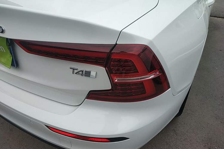 Used Volvo S60 2020 T4 Zhiyi Luxury Edition Right Rear Taillight