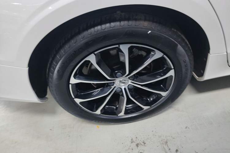 Used Volvo S60 2020 T4 Zhiyi Luxury Edition Right Rear Wheel Hub