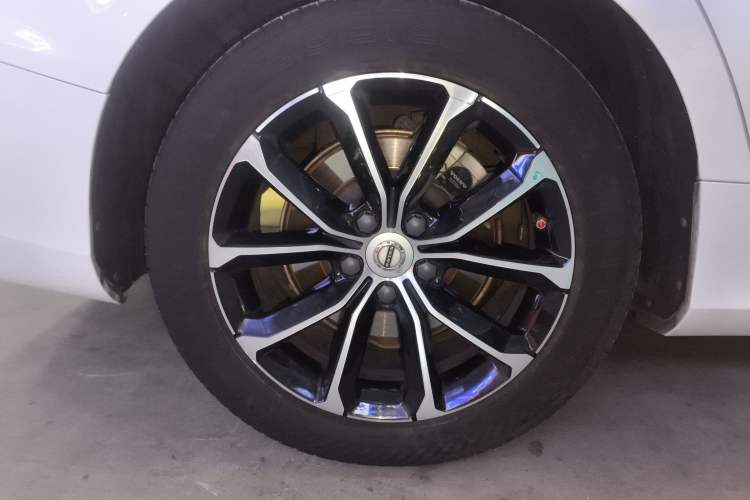 Used Volvo S60 2020 T4 Zhiyi Luxury Edition Right Rear Wheel Hub