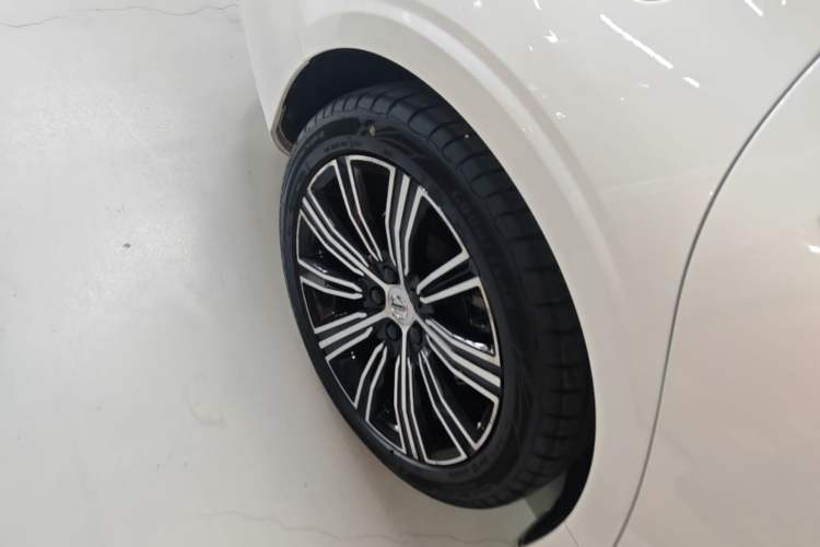 Used Volvo S60 2020 T4 Zhiyuan Luxury Edition Right Rear Wheel Hub