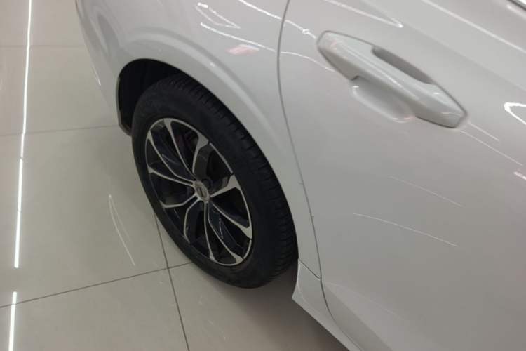 Used Volvo S60 2020 T4 Zhiyi Luxury Edition Right Rear Wheel Hub