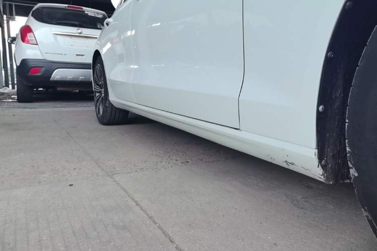 Used Volvo S60 2020 T4 Zhiyuan Sport Edition Right Side Sill