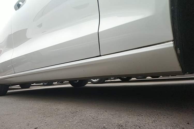 Used Volvo S60 2020 T4 Zhiyi Luxury Edition Right Side Sill
