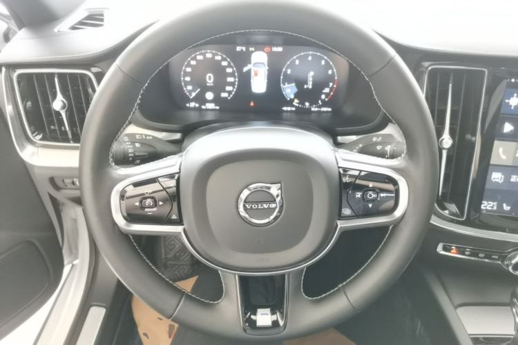 Used Volvo S60 2020 T5 Zhiya Sport Edition Steering Wheel