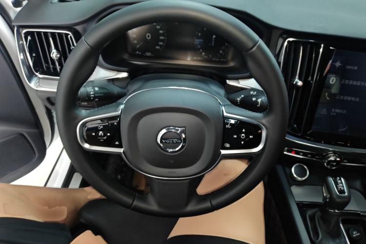 Used Volvo S60 2020 T4 Zhiyuan Luxury Edition Steering Wheel