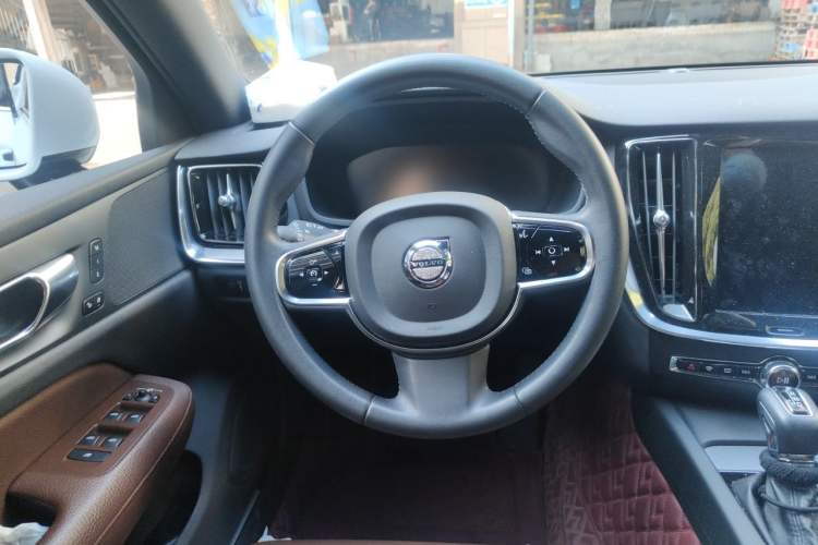 Used Volvo S60 2020 T4 Zhiyuan Luxury Edition Steering Wheel