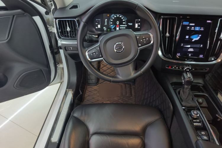 Used Volvo S60 2020 T4 Zhiyi Luxury Edition Steering Wheel