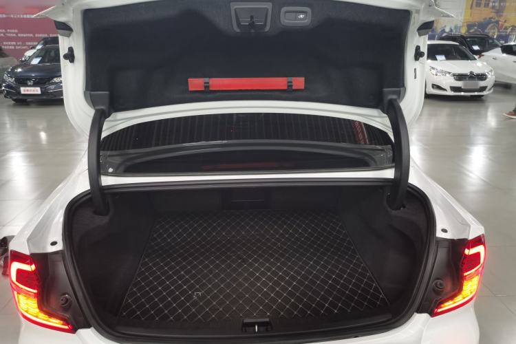 Used Volvo S60 2020 T4 Zhiyuan Luxury Edition Trunk