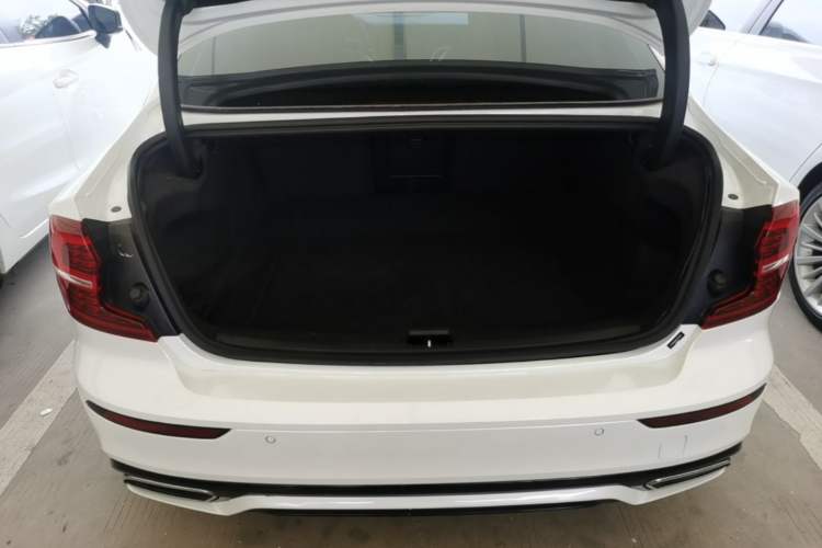 Used Volvo S60 2020 T5 Zhiya Sport Edition Trunk