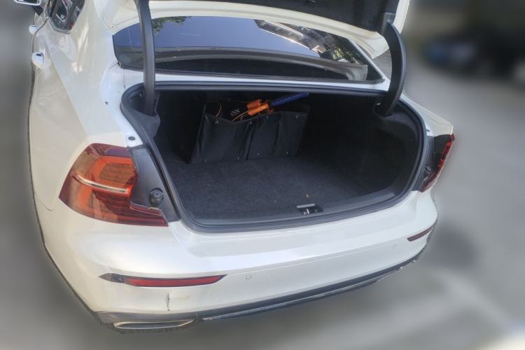 Used Volvo S60 2020 T4 Zhiyi Luxury Edition Trunk