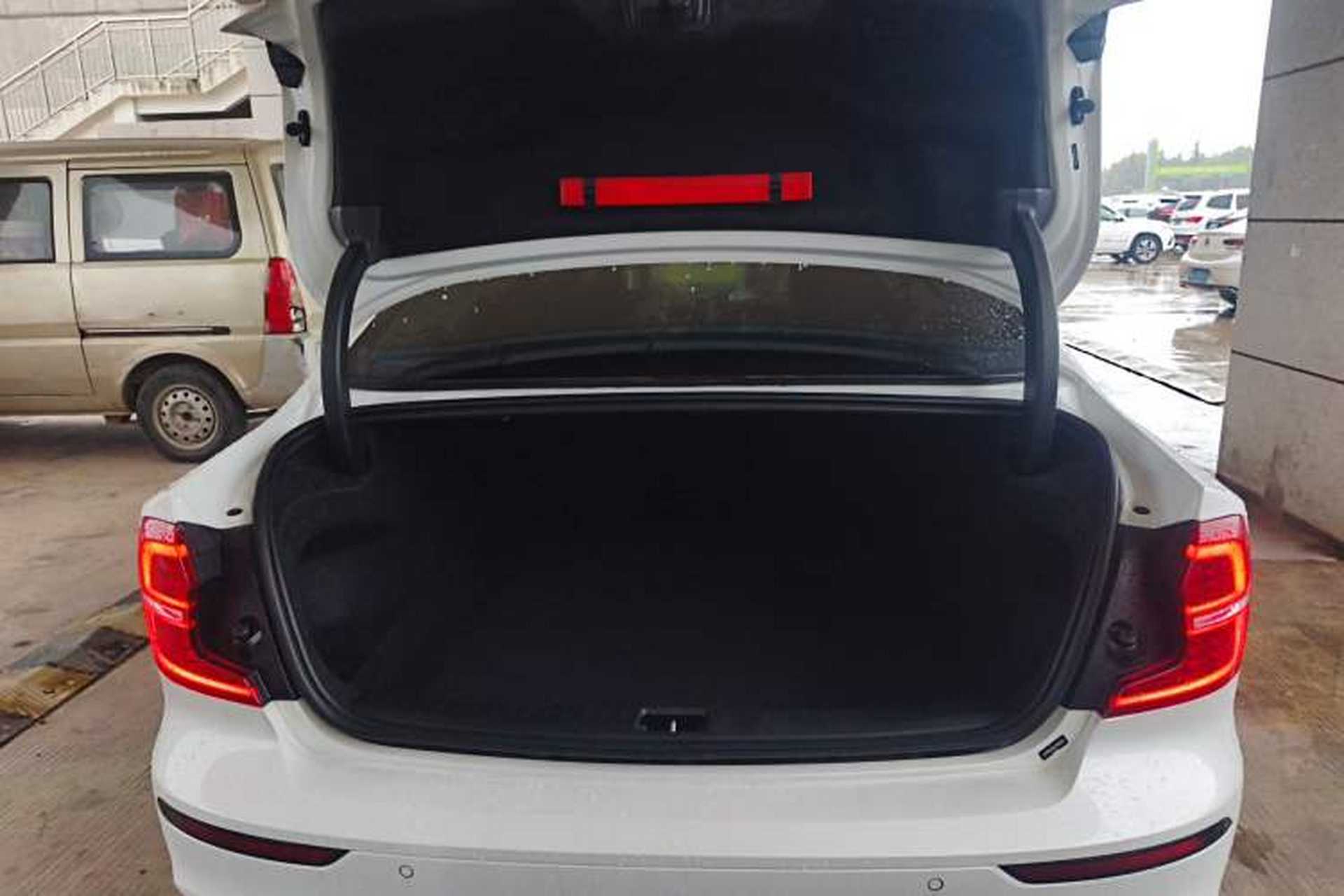 Used Volvo S60 2020 T4 Zhiyi Luxury Edition Trunk