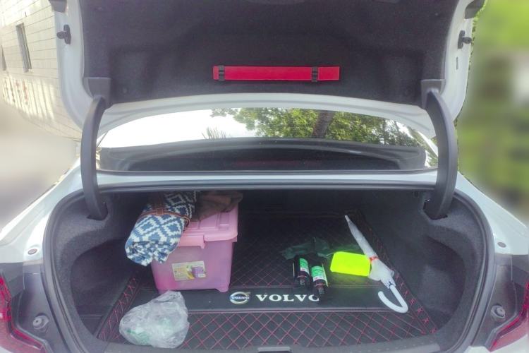 Used Volvo S60 2020 T4 Zhiyuan Luxury Edition Trunk