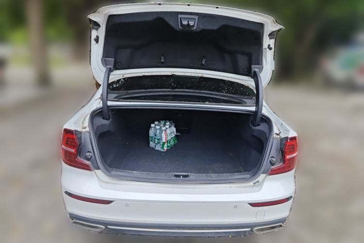Used Volvo S60 2020 T4 Zhiyi Luxury Edition Trunk