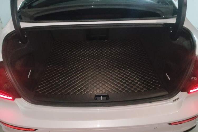 Used Volvo S60 2020 T4 Zhiyuan Luxury Edition Trunk