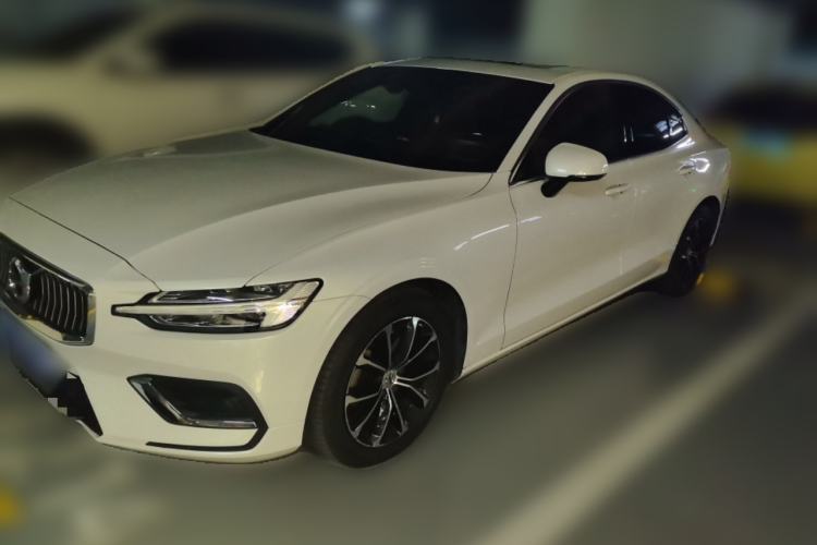 Used Volvo S60 2020 T4 Zhiyi Luxury Edition Guazi used car, China used car export, Used car for sale, Used cars, Cheapest cars for sale