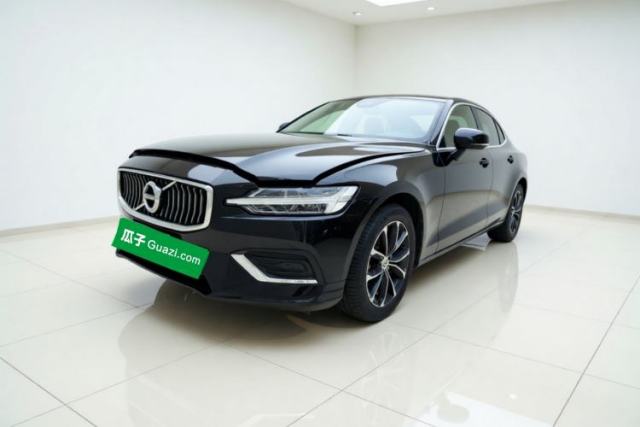 Używany Volvo S60 2021 T4 Zhiyi Luxury Edition