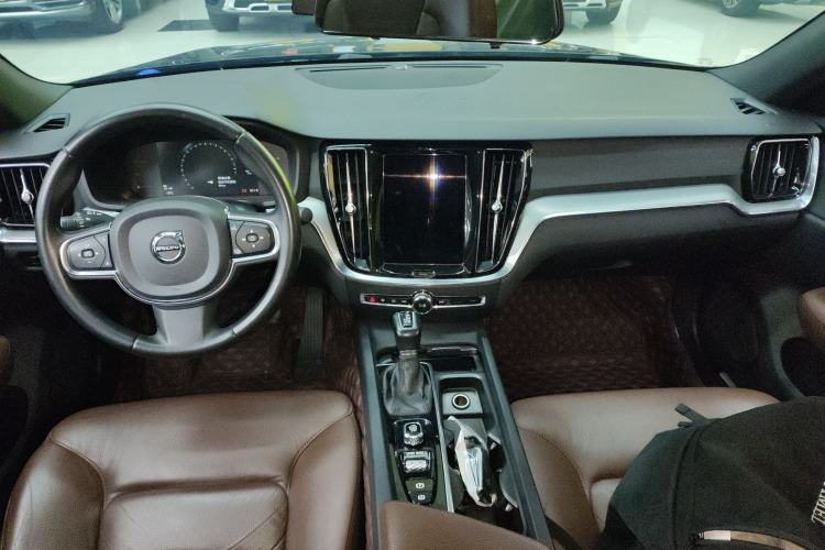Used Volvo S60 2021 T4 Zhiyi Luxury Edition Center Console