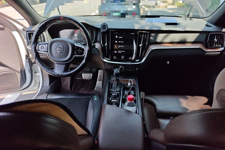 Used Volvo S60 2021 T4 Zhiyuan Luxury Edition Center Console