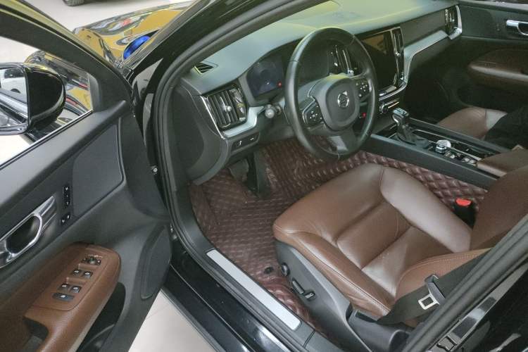 Used Volvo S60 2021 T4 Zhiyi Luxury Edition Driver Seat