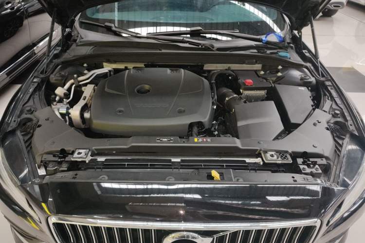 Used Volvo S60 2021 T4 Zhiyi Luxury Edition Engine Bay