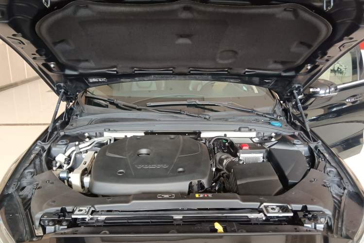 Used Volvo S60 2021 T4 Zhiyi Luxury Edition Engine Bay