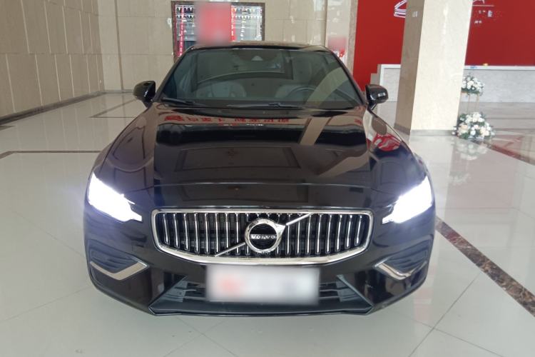 Used Volvo S60 2021 T4 Zhiyi Luxury Edition Front
