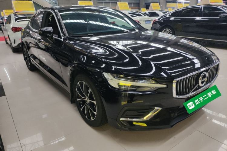Used Volvo S60 2021 T4 Zhiyi Luxury Edition Front Right 45 Deg