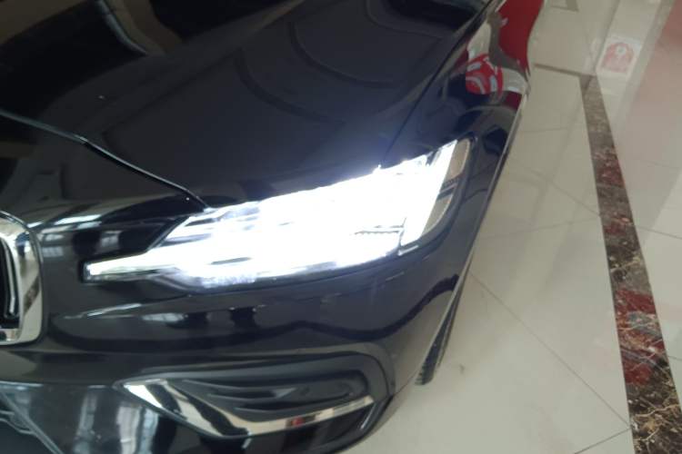 Used Volvo S60 2021 T4 Zhiyi Luxury Edition Left Front Headlight