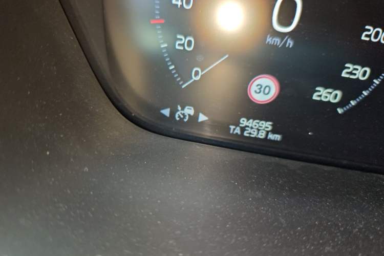 Used Volvo S60 2021 T4 Zhiyuan Luxury Edition Odometer Close Up