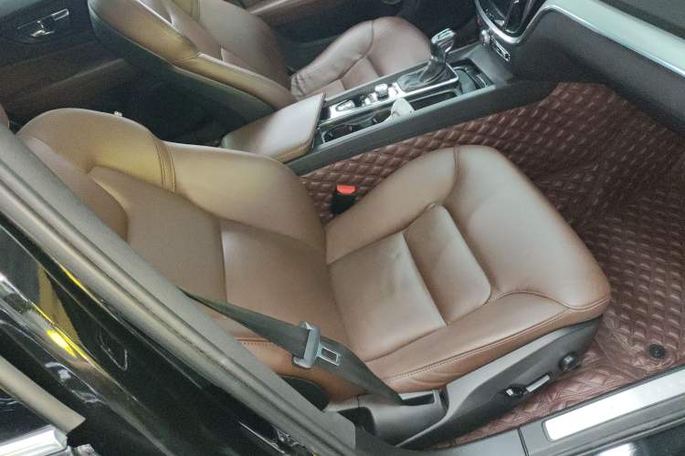 Used Volvo S60 2021 T4 Zhiyi Luxury Edition Right Front Seat