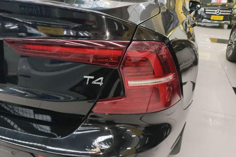 Used Volvo S60 2021 T4 Zhiyi Luxury Edition Right Rear Taillight