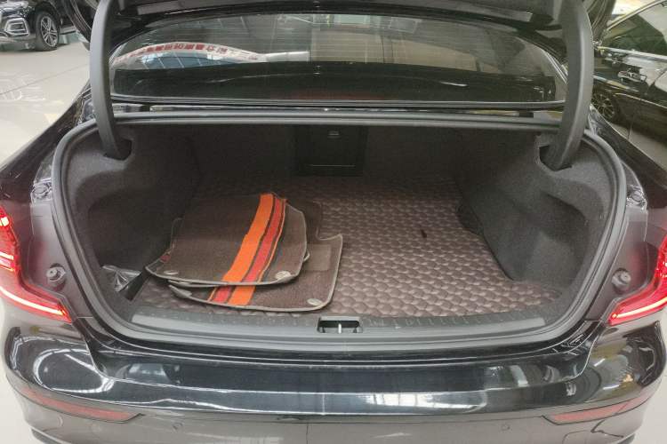 Used Volvo S60 2021 T4 Zhiyi Luxury Edition Trunk