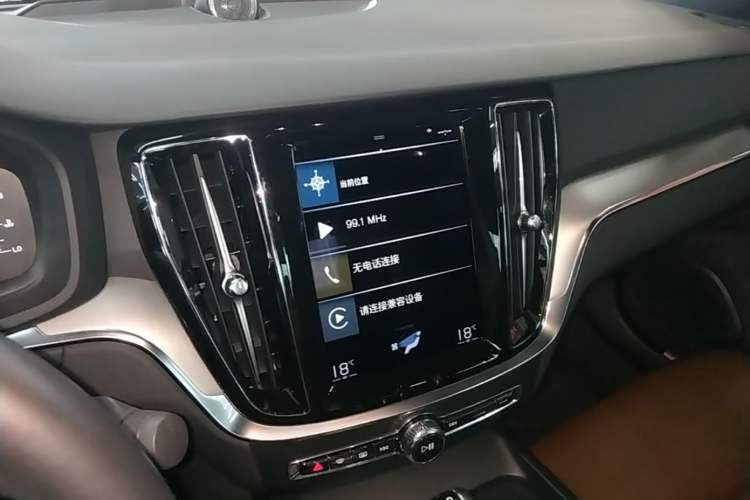 Used Volvo S60 2021 T4 Zhiyi Luxury Edition Audio And AC Panel